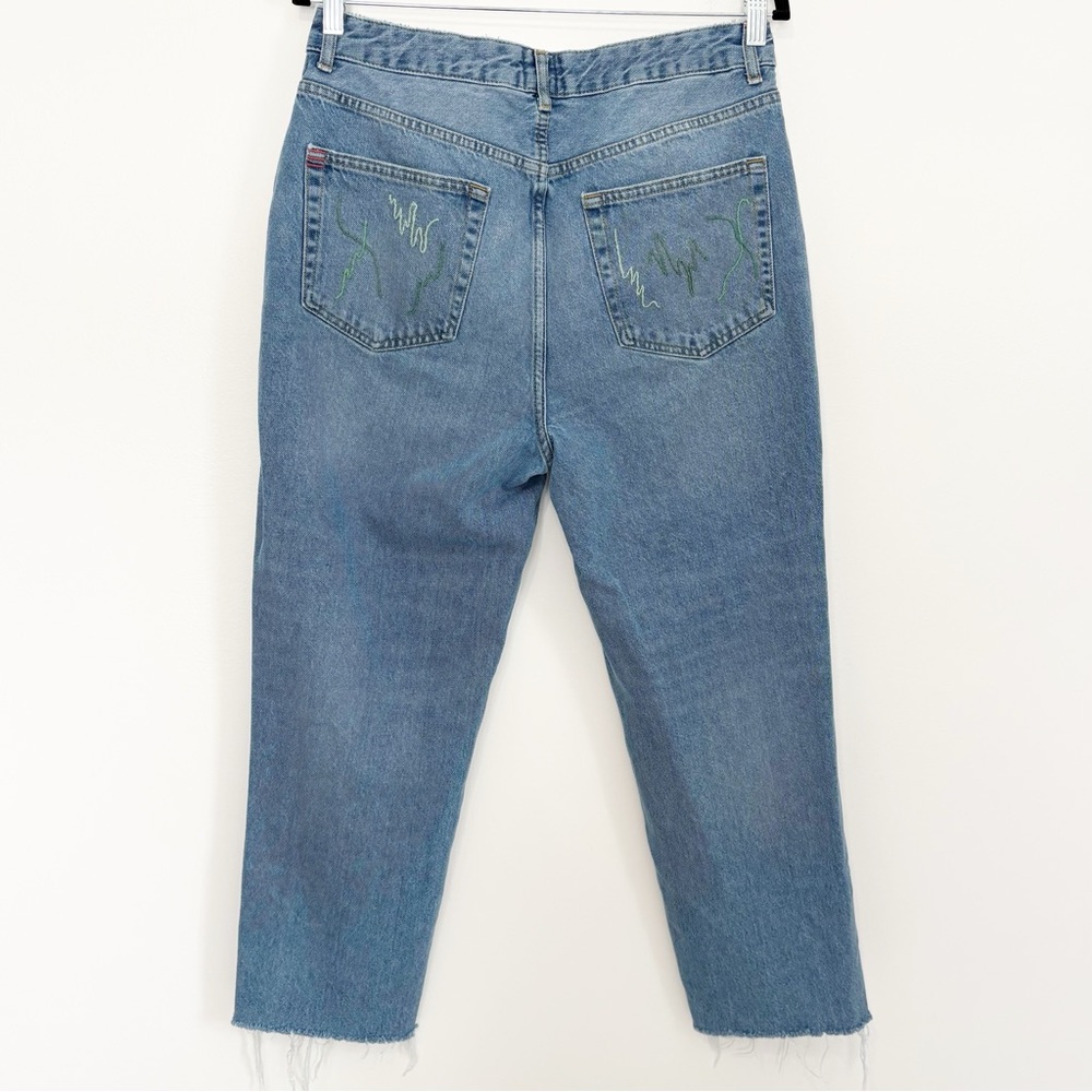 BDG Urban Outfitters Mom Jeans High Rise Light Wash Distressed Size 30 Cotton - Picture 2 of 8